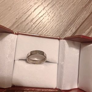Cartier white gold ring size 51. Great quality 👍🏻